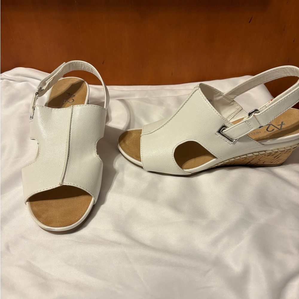 Women’s A2 by Aerosoles White Wedge Sandals in Size 7.5M